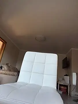 AriaVip - dildo in pussy