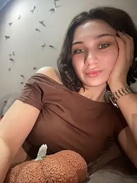 QuitieLia - Rub dildo on my wet pussy