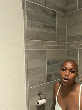 Miss_LaToYa - Naked workout session 😈