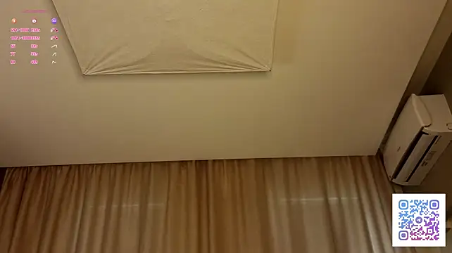 SunnySikarskie - apply oil to my boobs