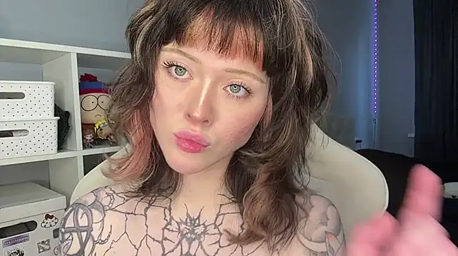 ShadowBarbie - flash pussy