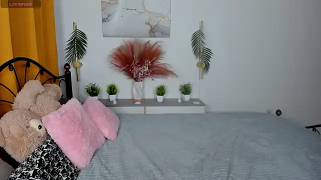 Breiter_style - massage breasts under top><