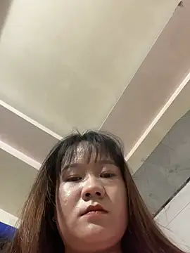 Liness01_ - Yêu tôi đi tôi cho bạn xem ngực 😍☺️