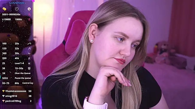 KellyPoter - Stick out your tongue and lick your lips