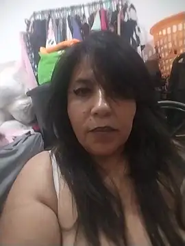 Vilainemarie - dildo grande en culo