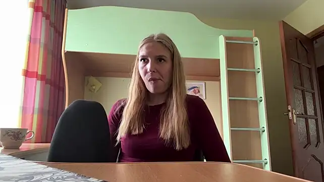 CriseldaStarns - Send a Feet Photo in PM