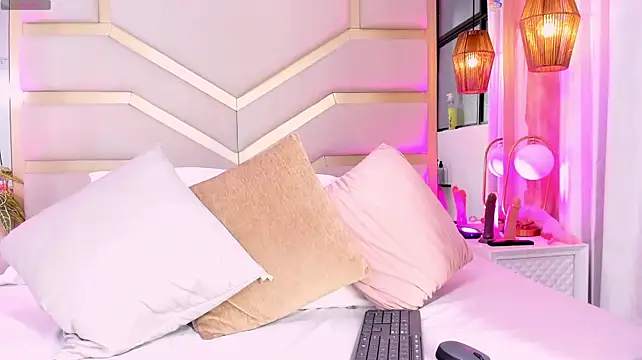 EmilyCruz- - DOGGY STYLE DILDO FUCK