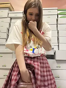 Lunabelle_ - Pinch nipples+squeeze boobs in man`s wc