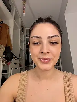 Lexi_Storm - Undress me 😉😉