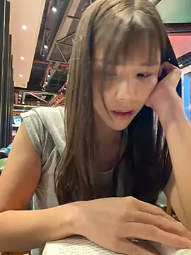 Fire-18 - 逃课学姐想满足自己的欲望户外图书室学习 搞刺激 完成目标手扣小穴