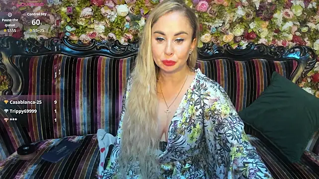 TIFF_THE_MILF - striptease