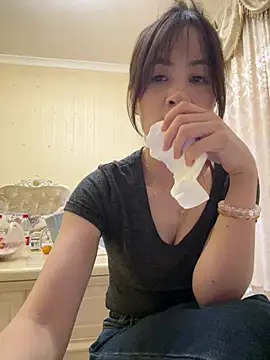 Huihui_520 - 我的下巴撞到了 哥哥们心疼宝宝