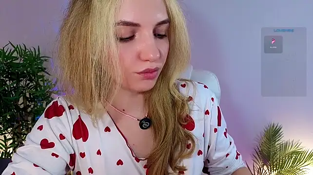 Cute_cake - dildo in pussy