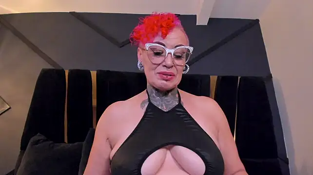 Mistress_sandy - Show my piercings