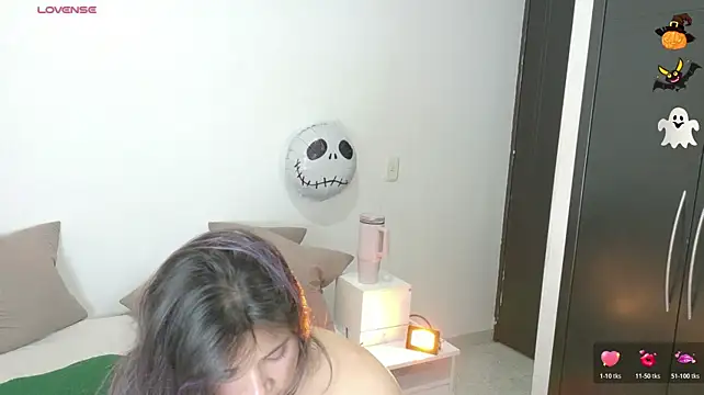 KylieVennet - put 3 fingers in my ass