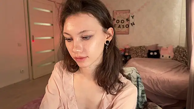 MiaPimmy - Let me dance without my top for you!