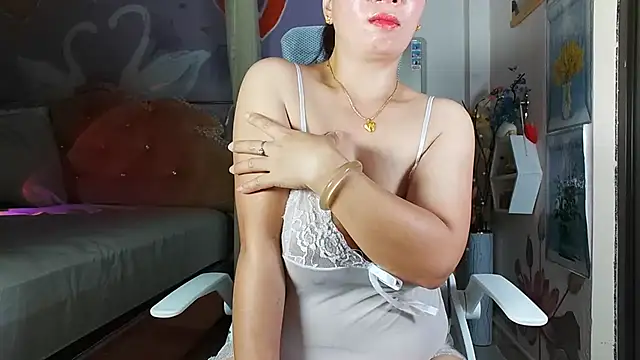 Lyly_asian - Hoping to pay off all bank debts this ye