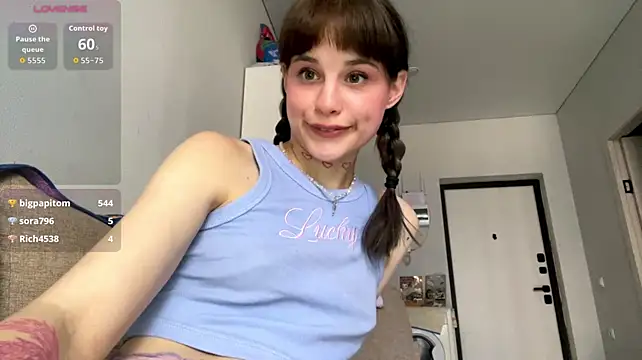 Lili_pup - drool on tits