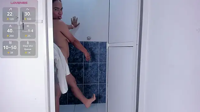 Mia_brunette26