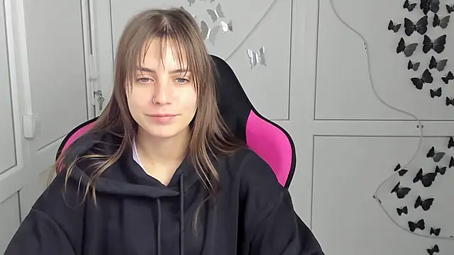 SoftBloomMira's Live XXX Chat