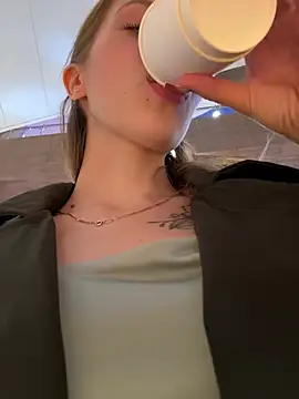 Olivia_Jemison - Spread my pussy + rub swollen clit