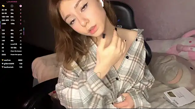Aera_elese - Take off bra and mashing boobs 🥰🤗