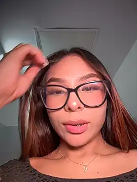 Amira_cute2 - Show boobs +Pinch nipples 🍒