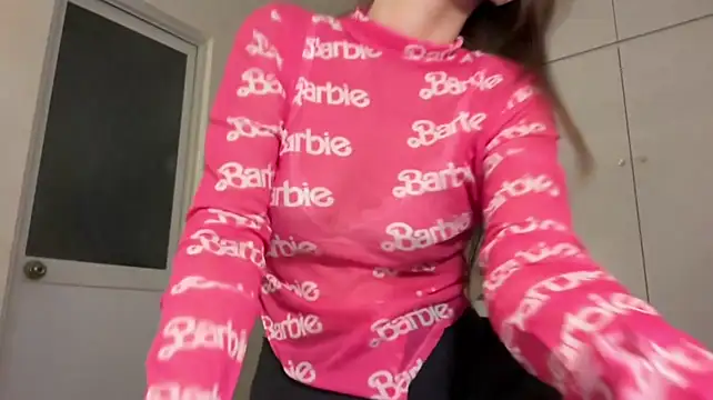 EarlenePedrogo - Take off my top and pinch nipples