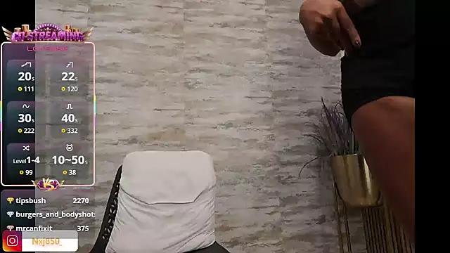HOTBLACKANDWHITE2 - SQUIRT