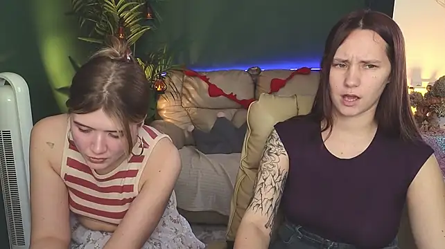 HotCaramellsTV - DOGGY + GIFT4LT