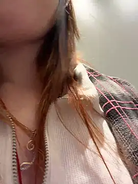 SlavicCandy - flash boobies in public mall
