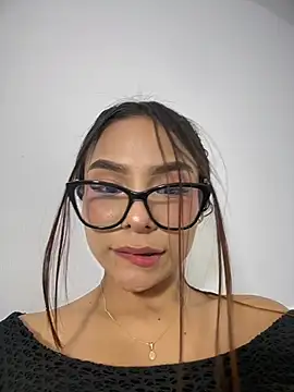 Amira_cute2 - Show boobs +Pinch nipples 🍒
