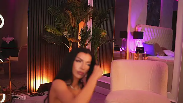 NouraMalvi - 5 hard spanks