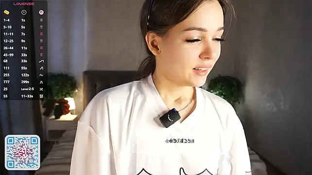 PearleKalmen - help me taking off my short 💖