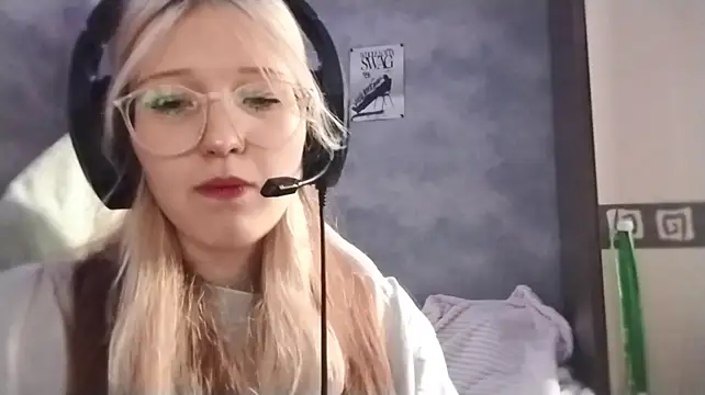 Eliseida - show the bra <3