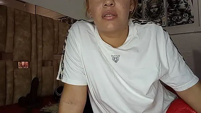 Leara - Make my ass vibrate and cum