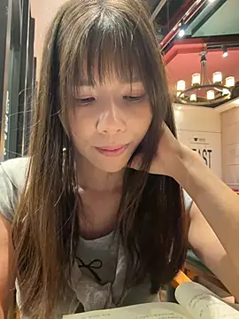 Fire-18 - 逃课学姐想满足自己的欲望户外图书室学习 搞刺激 完成目标手扣小穴