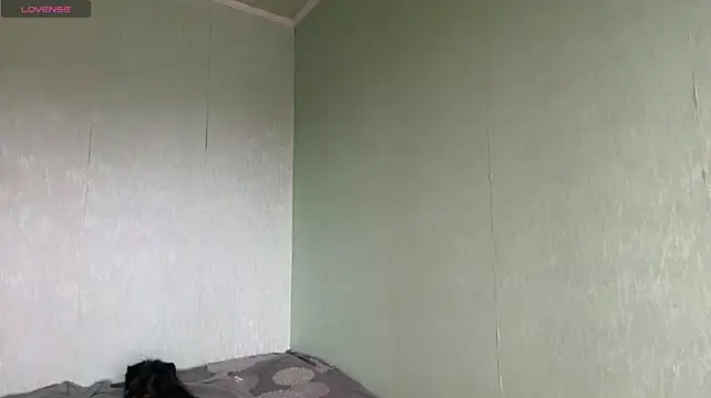 DeannaDorton - Remove my bra and squeeze my tits