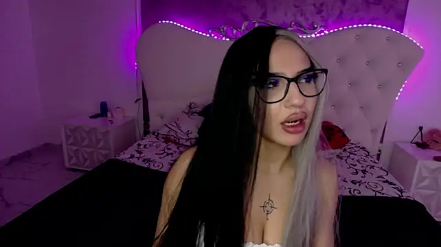 RavenFoxxy - Make this pussy dripping wet👅👅
