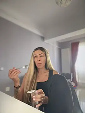 RaquelleDevon - get me wet