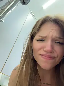 StreetSquirt - take off pants+spank booty loudly