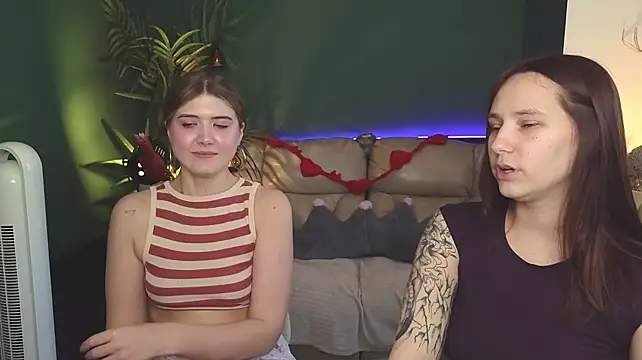 HotCaramellsTV - DOGGY + GIFT4LT