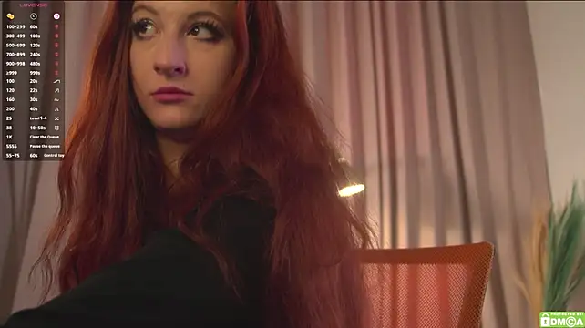 CatyPurrrrr - nipple play