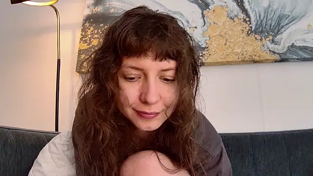 Sun_place - camel toe close to cam