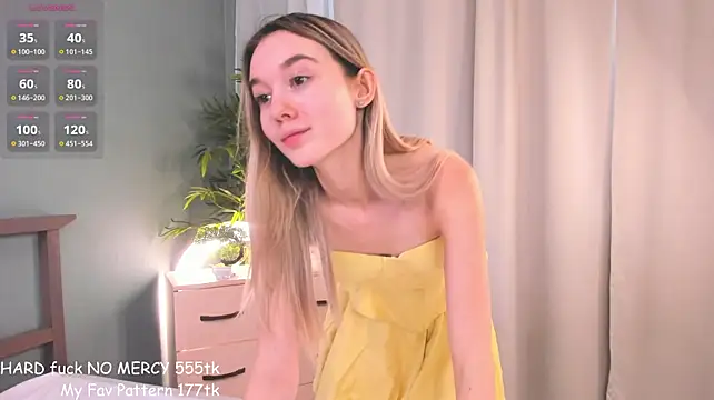 WhiteKellyx - Flash my breasts