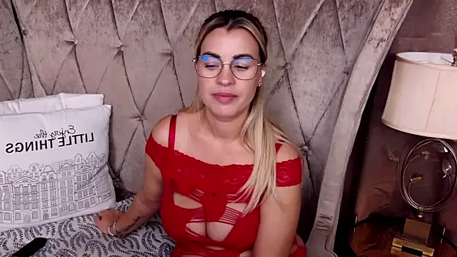 BustyGizelle - naked show play my pussy