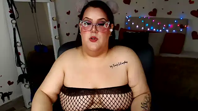 GiannaMorrys - 👻 My Pussy need Attention👉Tip Here 😻