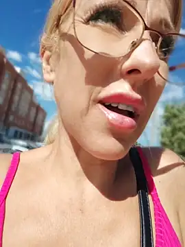 Manuerlaruby - MAKE MY PUSSY SQUIRT IN MARKET!!