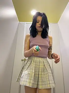 LishuMeow - put finger between pussy lips & lick 💦