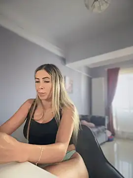 RaquelleDevon - hello R!